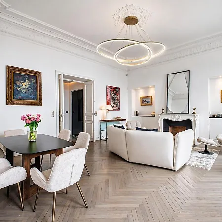 Luxurious Riviera Demeure Belle Epoque דירה